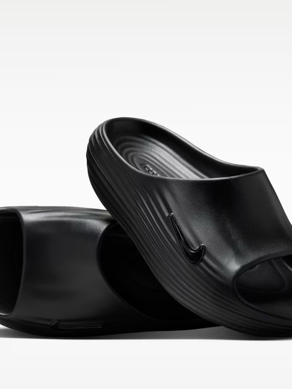 Nike Black Men’s Slide Sandals with Subtle Swoosh